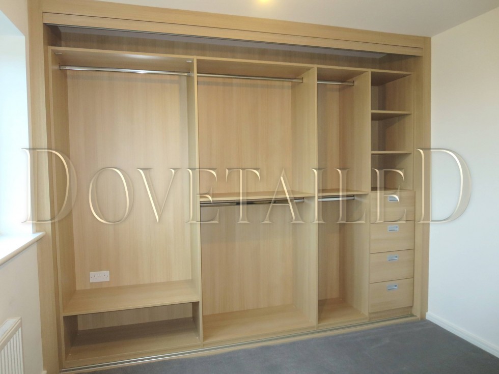 Fitted Wardrobes With Sliding Doors Dovetailedinteriors Co Uk